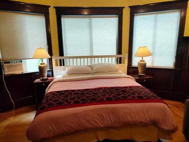 West Coast Guest House Vancouver